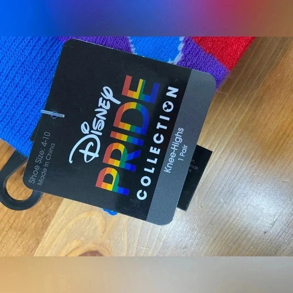 COPY - Disney Pride Collection - 1 Pair of  Knee High Socks - Size 4-10 - BNWT - Picture 3 of 6